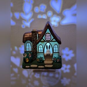 Bath & Body Works Easter Bunny Cottage Nightlight Projector Wallflower